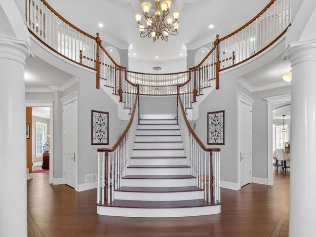 151 Palmer Circle, Vernon Hills, IL 60061