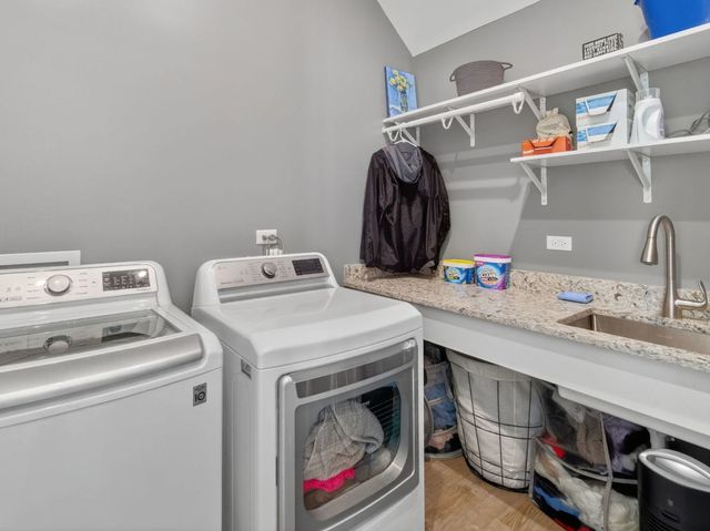 151 Palmer Circle, Vernon Hills, IL 60061