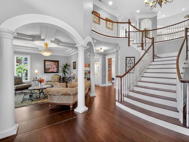 151 Palmer Circle, Vernon Hills, IL 60061