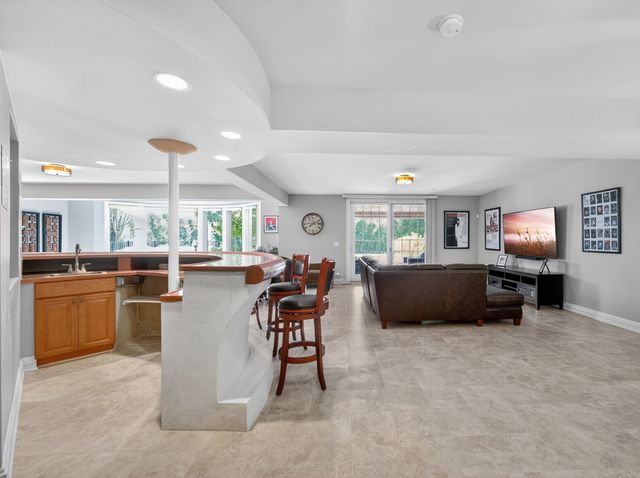 151 Palmer Circle, Vernon Hills, IL 60061
