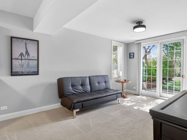 151 Palmer Circle, Vernon Hills, IL 60061