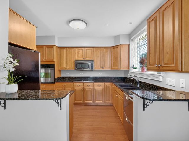151 Palmer Circle, Vernon Hills, IL 60061