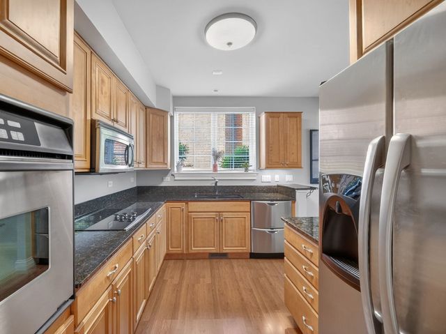 151 Palmer Circle, Vernon Hills, IL 60061