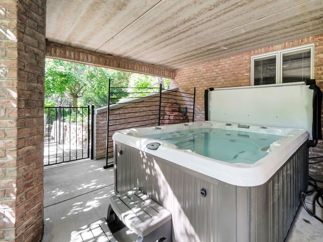 151 Palmer Circle, Vernon Hills, IL 60061