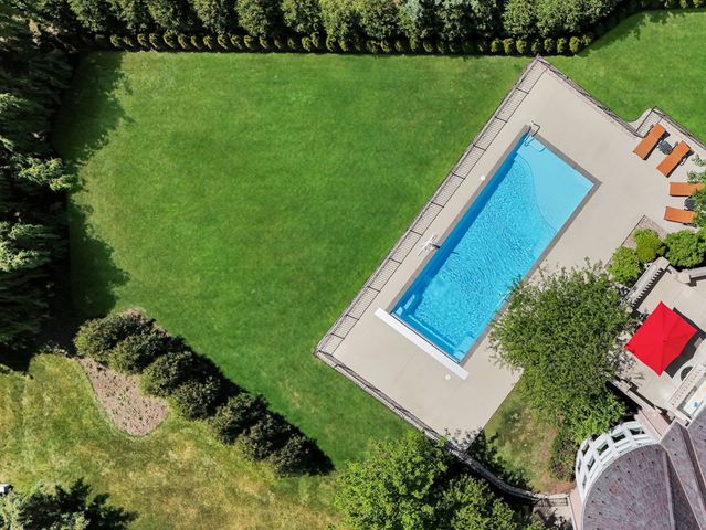 151 Palmer Circle, Vernon Hills, IL 60061