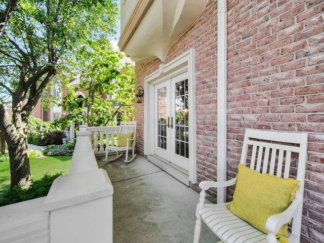 151 Palmer Circle, Vernon Hills, IL 60061