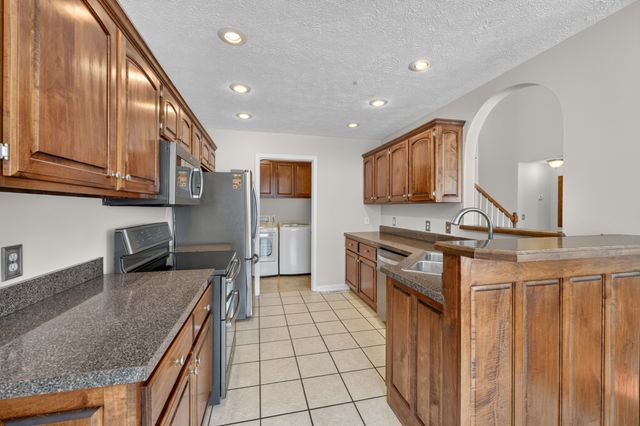 106 Emma Dr, Portland, TN 37148