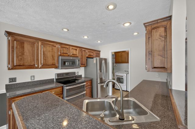 106 Emma Dr, Portland, TN 37148