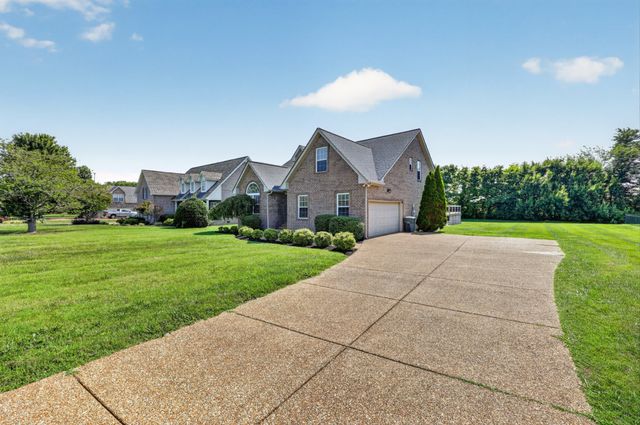 106 Emma Dr, Portland, TN 37148