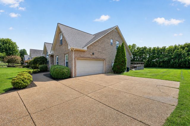 106 Emma Dr, Portland, TN 37148