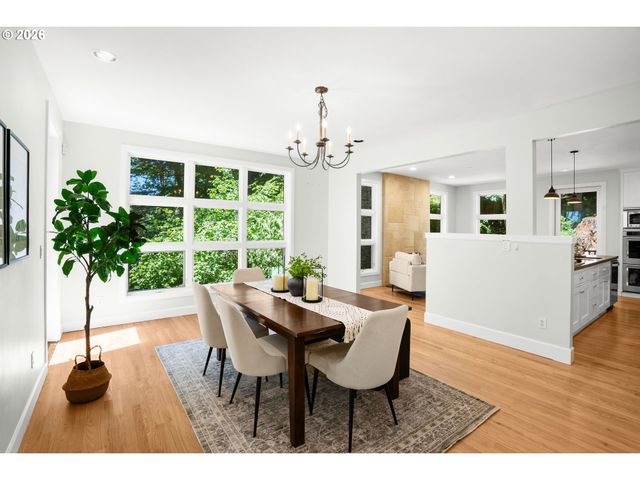 3352 Sw FAIRMOUNT Ln, Portland, OR 97239