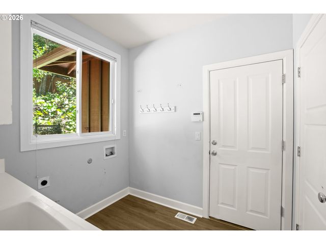 3352 Sw FAIRMOUNT Ln, Portland, OR 97239