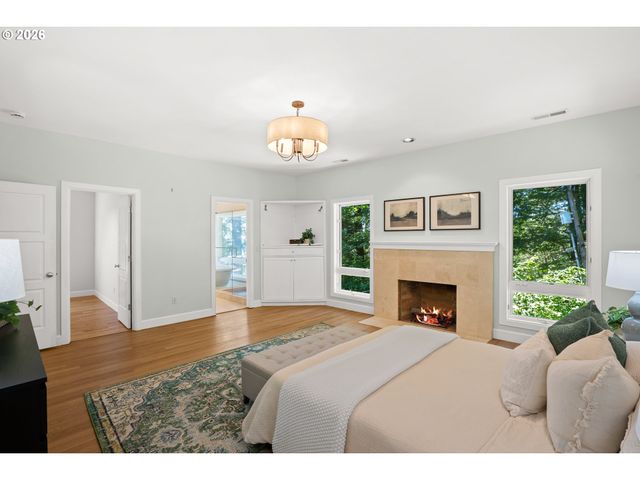 3352 Sw FAIRMOUNT Ln, Portland, OR 97239