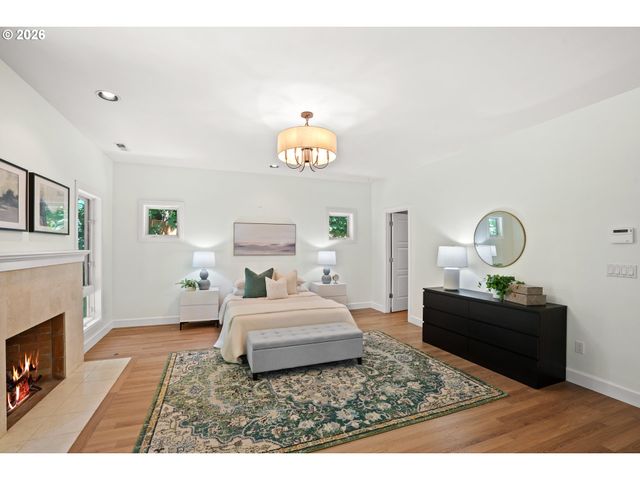3352 Sw FAIRMOUNT Ln, Portland, OR 97239