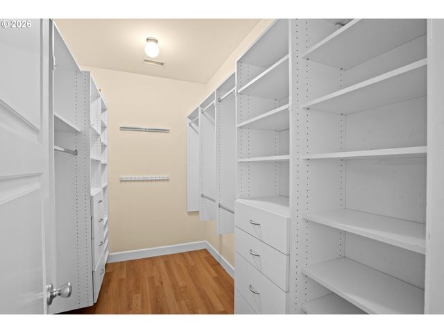 3352 Sw FAIRMOUNT Ln, Portland, OR 97239