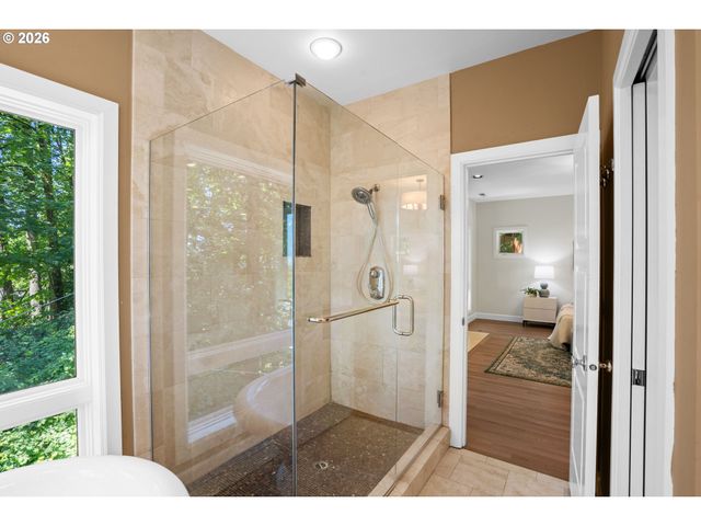 3352 Sw FAIRMOUNT Ln, Portland, OR 97239
