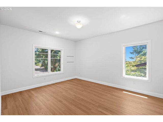 3352 Sw FAIRMOUNT Ln, Portland, OR 97239