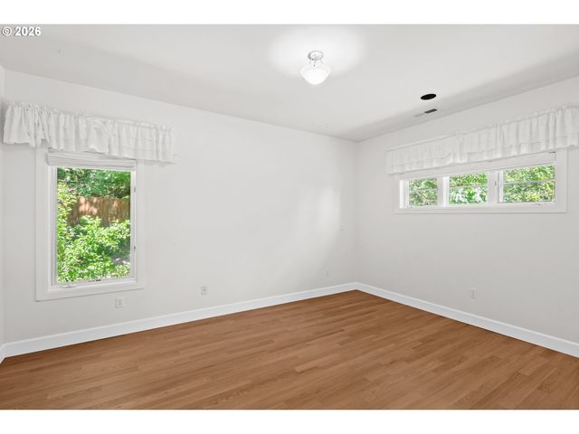 3352 Sw FAIRMOUNT Ln, Portland, OR 97239