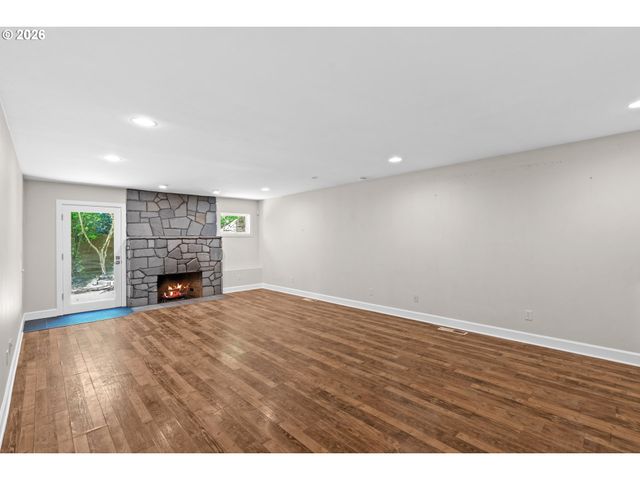 3352 Sw FAIRMOUNT Ln, Portland, OR 97239