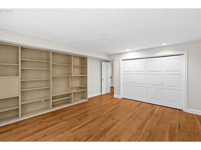 3352 Sw FAIRMOUNT Ln, Portland, OR 97239