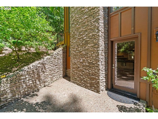 3352 Sw FAIRMOUNT Ln, Portland, OR 97239