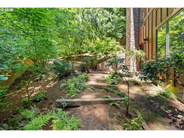 3352 Sw FAIRMOUNT Ln, Portland, OR 97239
