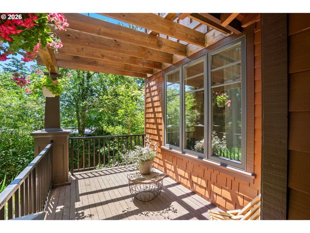 3352 Sw FAIRMOUNT Ln, Portland, OR 97239