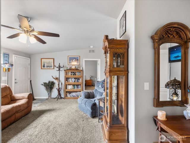 12721 W Macs Loop Road, Granite Falls, WA 98252