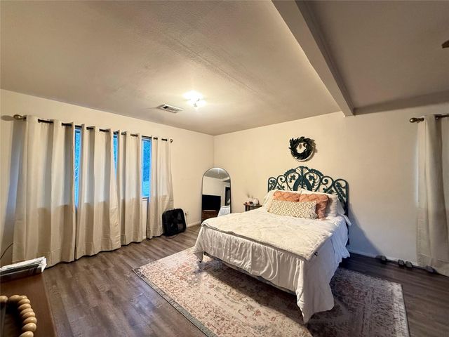 12 Wayne Street, Woodville, TX 75979