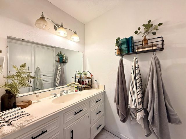 12 Wayne Street, Woodville, TX 75979