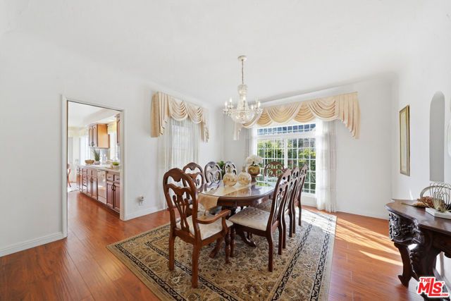 924 Westchester Place, Los Angeles, CA 90019