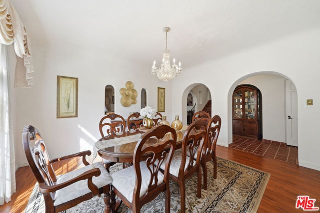 924 Westchester Place, Los Angeles, CA 90019