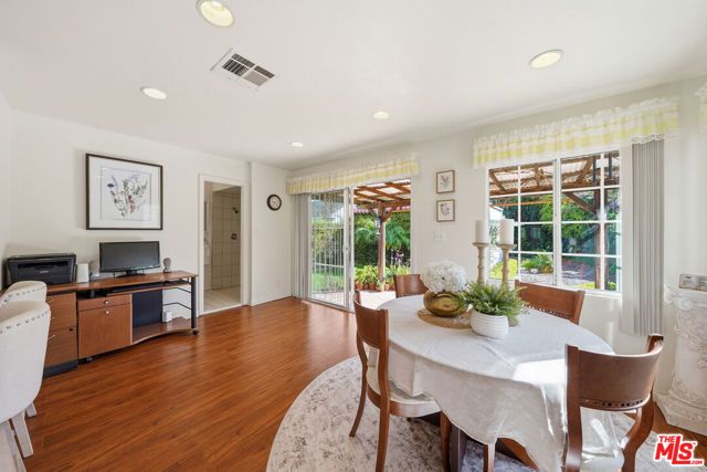 924 Westchester Place, Los Angeles, CA 90019