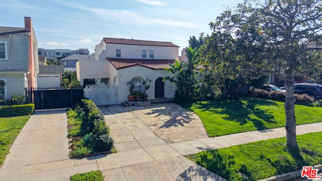 924 Westchester Place, Los Angeles, CA 90019