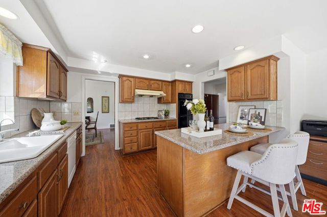 924 Westchester Place, Los Angeles, CA 90019