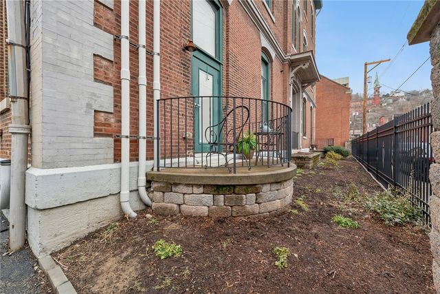 120 S 15th Street 103, South Side, PA 15203