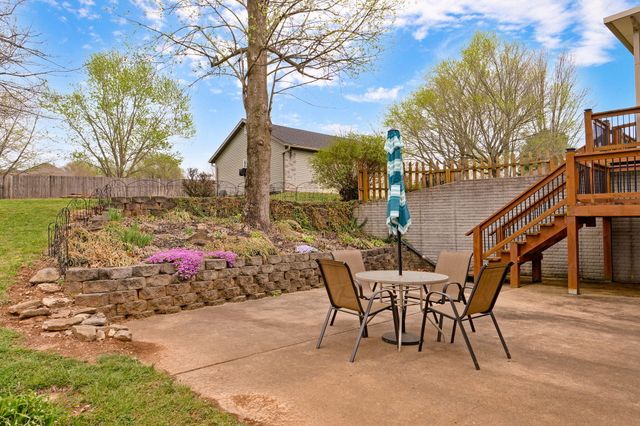 2046 N Belmont Court, Nixa, MO 65714