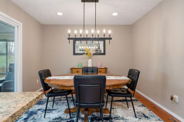 2046 N Belmont Court, Nixa, MO 65714