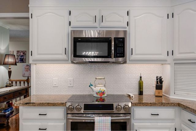 2046 N Belmont Court, Nixa, MO 65714