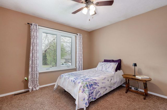 2046 N Belmont Court, Nixa, MO 65714