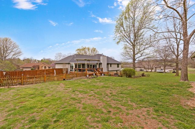 2046 N Belmont Court, Nixa, MO 65714