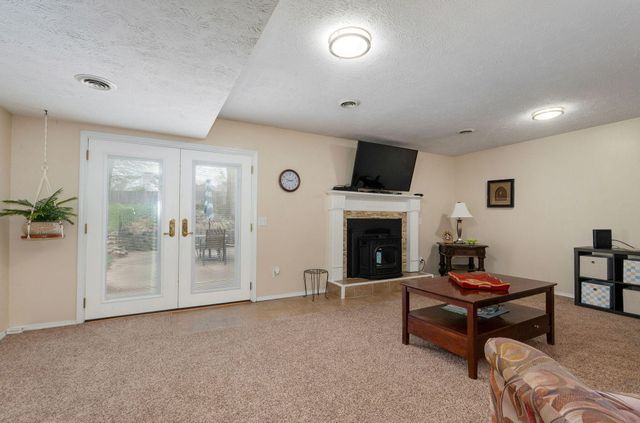 2046 N Belmont Court, Nixa, MO 65714