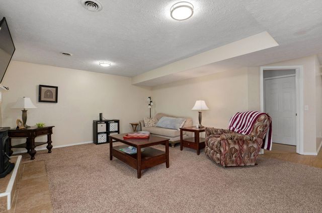 2046 N Belmont Court, Nixa, MO 65714