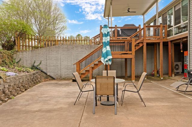 2046 N Belmont Court, Nixa, MO 65714