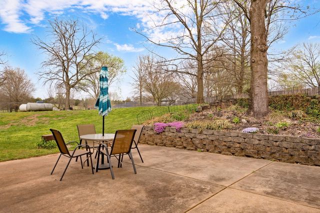 2046 N Belmont Court, Nixa, MO 65714