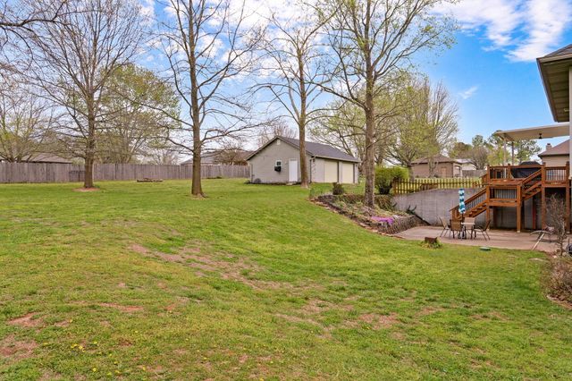 2046 N Belmont Court, Nixa, MO 65714