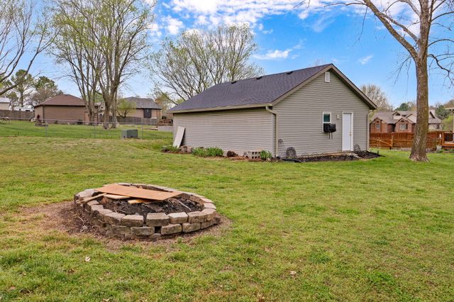 2046 N Belmont Court, Nixa, MO 65714