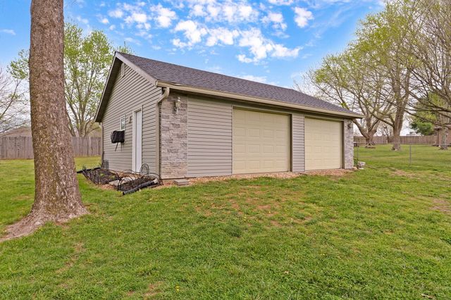 2046 N Belmont Court, Nixa, MO 65714