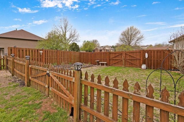 2046 N Belmont Court, Nixa, MO 65714