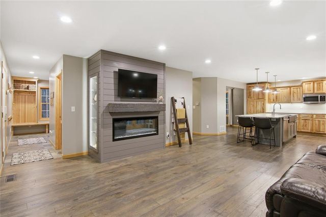 1885 Buck Rub Road, Eau Claire, WI 54703